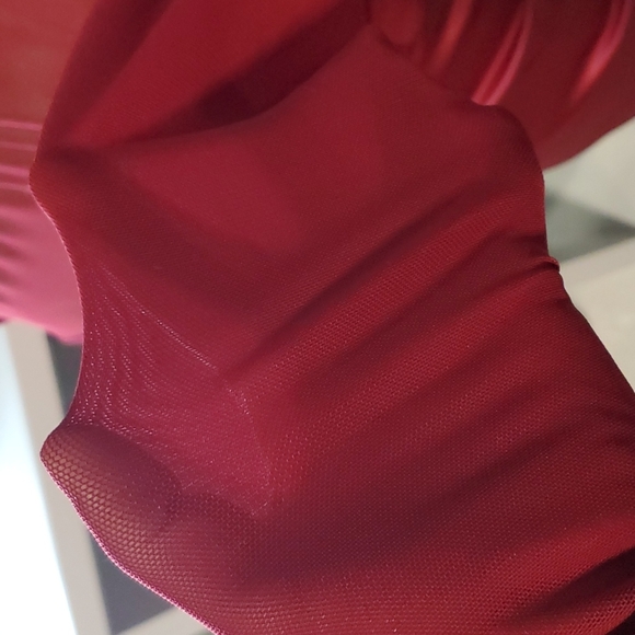 NWOT BEAUTIFUL RED DRESS 💃 - Picture 5 of 10